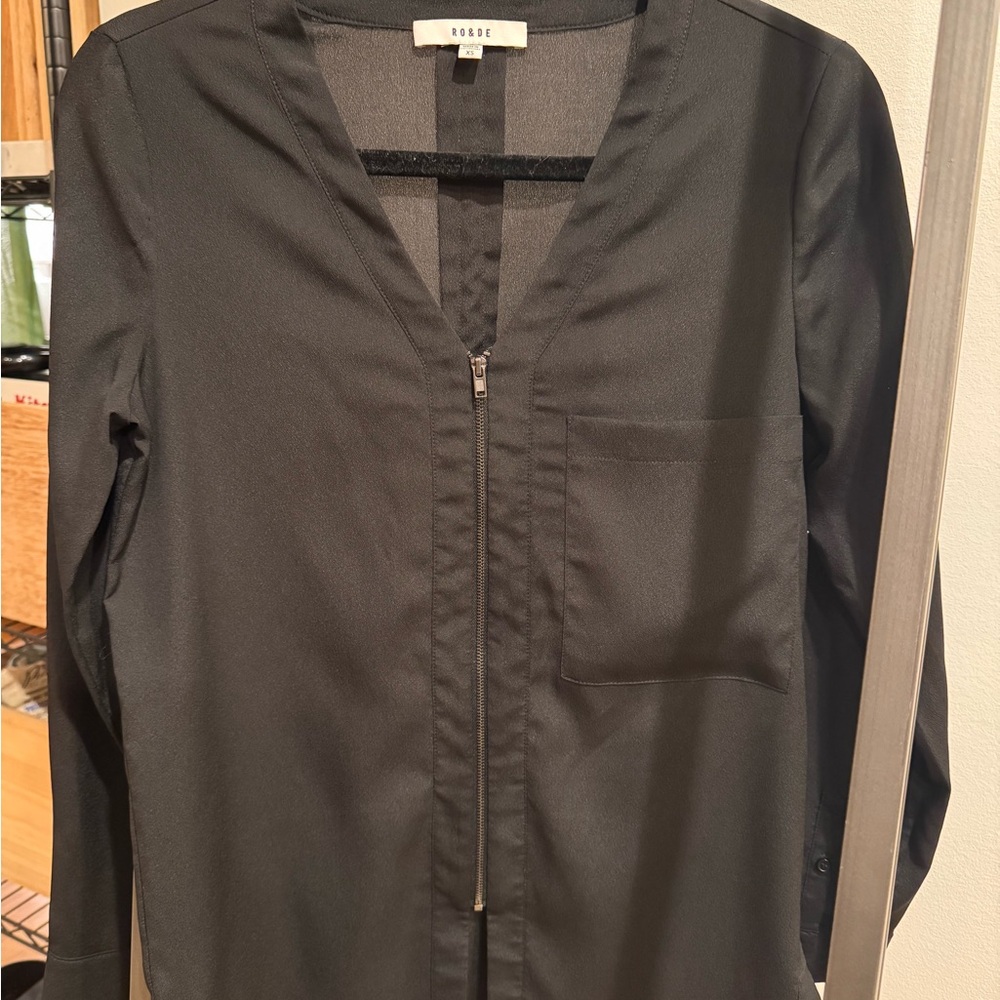 Ro & De Black Zip Blouse